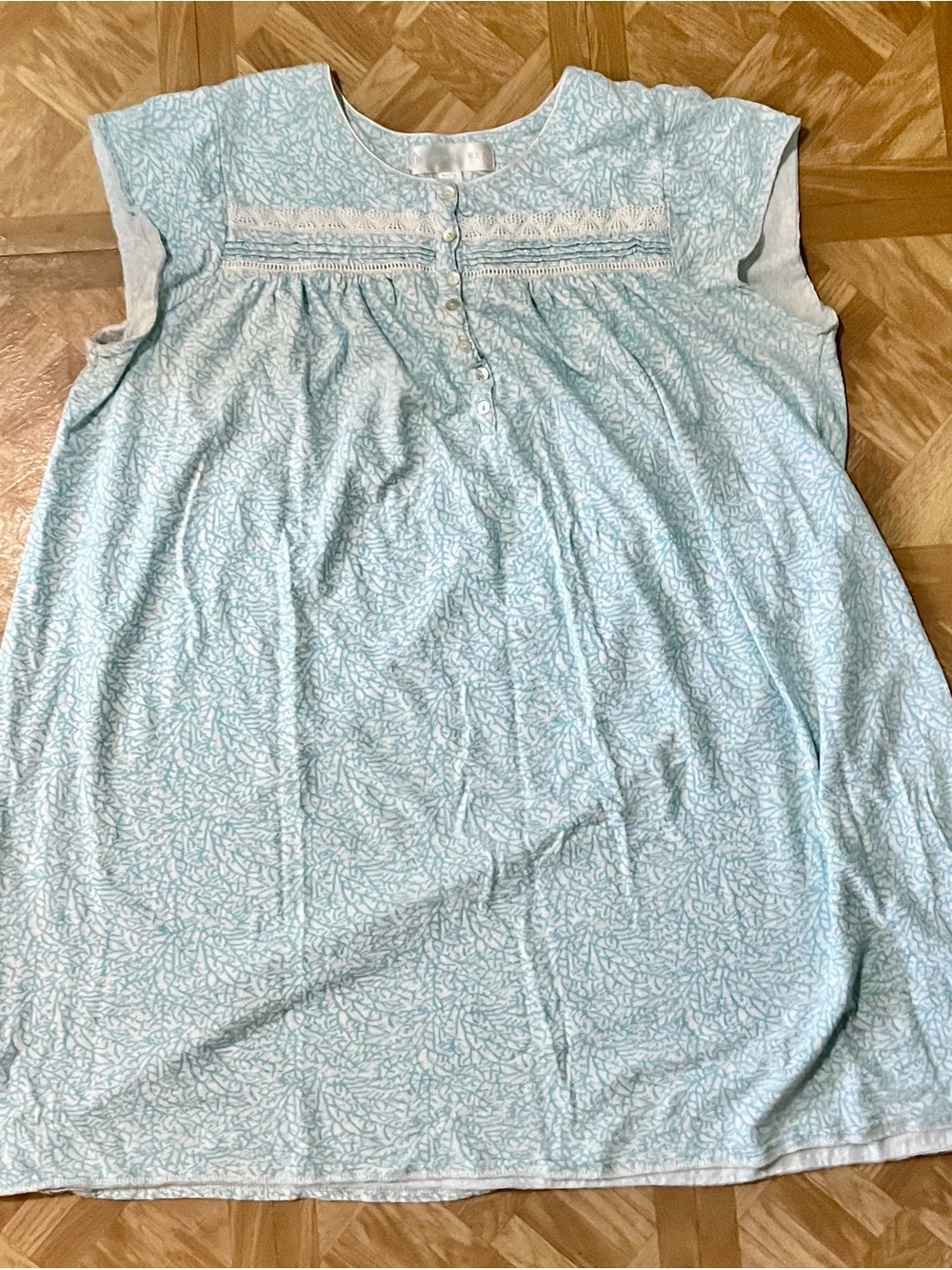 Eileen West Light Blue & White Printed Short Sleeve Nightgown